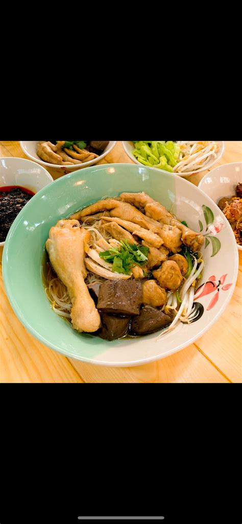 วังก๋วยเตี๋ยวไก่มะระ บุฟเฟ่ต์ สาขา3 ถนนจันทน์